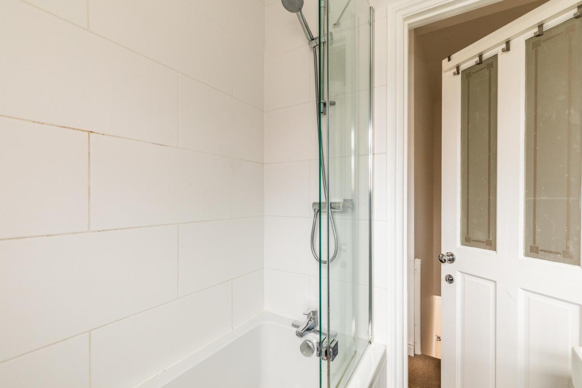 The Broadway Bath - 2 Bedrooms With Parking, Central באת' מראה חיצוני תמונה